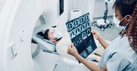 photo d'un scanner IRM radiologie avec couronne CETIC couronne type ROLLIX matériel médical